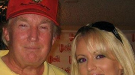 Трамп заңсыз жыныстық қатынаста болғанын жасыру үшін 100 әйелге ауызбастырық берген