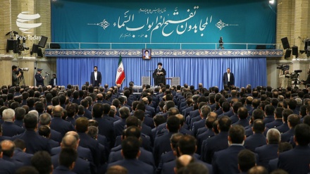 Аятолла Хаменеи Иран Армиясы әуе күштерінің өкілдерімен кездесті