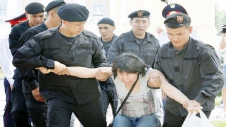 Қазақстанда үкіметке қарсы шеруде көптеген адам құрықталды