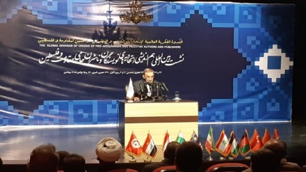 Жазушылар мен баспагерлер дұшпандардың қастықтарын әшкерелеуде маңызды рөл атқарады