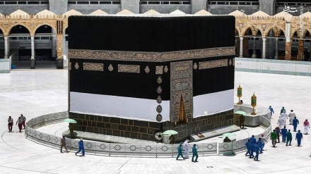 Зияратшылар қажылық рәсімдерін орындау үшін Меккеге барды