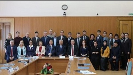 Қазақстанда жергілікті кеңес өкілдеріне бетперде кимегені үшін айыппұл салынды