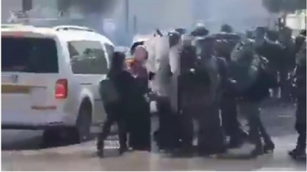 Сионистік әскерилер палестиналық әйелге тап берді