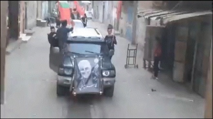 Газаның қақ ортасында Палестина күштері шеруге шәһид Солеймани суретін ұстап шықты