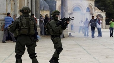 Палестина жастары әл-Ақса мешітінде сионистермен қақтығысты