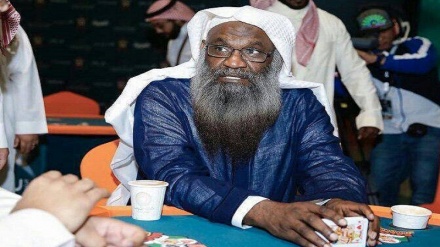 Ваххаби мүфтиі бұл жолы футболка мен мотоциклмен!