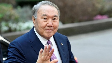 Назарбаев Астанадағы бас мешітте жұма намазына қатысты