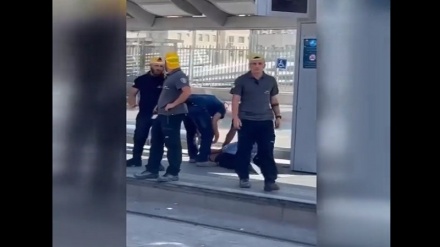 Сионистік режим сарбаздары Құдс орталығында бір палестиналыққа аяусыз шабуыл жасады