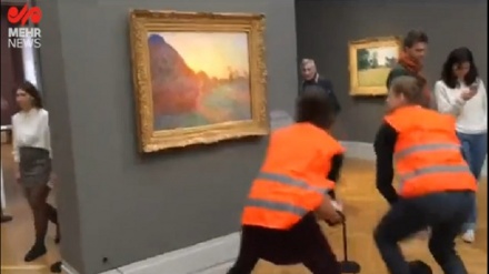 Қоршаған ортаны қорғау белсенділері бұл жолы Германияда миллиондаған долларлық  суретіне шабуыл жасады