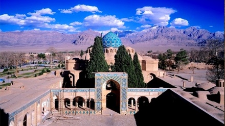 Кермандағы шах Нығметулла Вали кесенесі