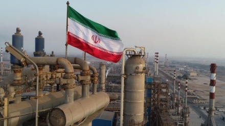 Иран азиялық клиенттерге сататын мұнайдың ресми бағасын өсірді