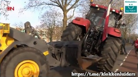 Нидерланд полициясы наразылық білдірген фермерлермен қалай әрекет етеді