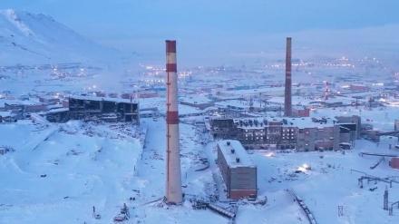 Солтүстік Сібірдегі биік құрылыстың қирау сәті