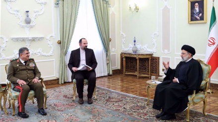 Раиси: Иран қарсыласу кезеңіндегідей қайта құру кезеңінде де Сирия халқымен бірге