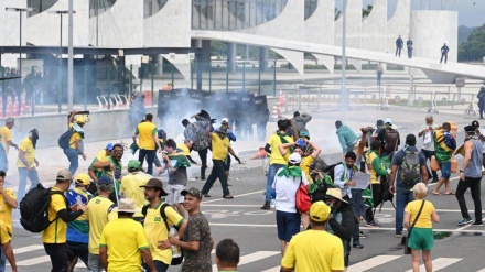 Болсонаридың жақтастары Бразилия Президентінің резиденциясына басып кірді