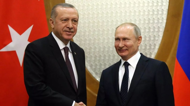 Путин Ердоғанды президенттік сайлауда жеңіске жетуімен құттықтады 