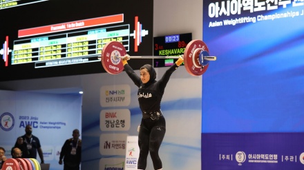 Фатима Кешаварз ауыр атлетикадан Азия чемпионатында екі қола жүлде алды