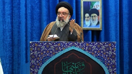 Теһран жұма намазының имамы: АҚШ-тың исламдық Иранға қарсы елдерді біріктіру жолындағы сәтсіздігі – илаһи жеңіс