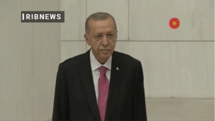 Ердоған үшінші президенттік мерзімін бастау үшін ант берді
