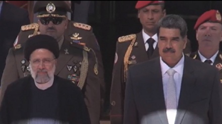 Мадуро Иран Президентін жылы қарсы алды
