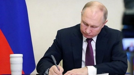 Путин Ресейде жынысын ауыстыруға тыйым салатын заңға қол қойды