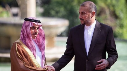 Иран Сыртқы істер министрі Сауд Арабиясына барды