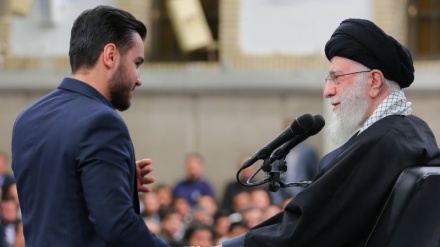 Имам Хаменеи 3000 ирандық студентпен кездесті: Студенттер талапшыл болуы тиіс