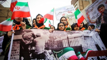 13 абан - АҚШ-тың Иранға араласушылық саясатына қарсы тұру үшін ұлттық ынтымақтастықтың көрінісі