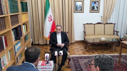 Арақчи: Біз келіссөздер мен әділ келісімге келісеміз; Оңтүстік Африка АҚШ-қа: Ешбір елге қысым көрсетуге рұқсат етілмейді 