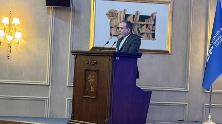 Аракчи: Әлем қауіпті заңсыздық жолында; Иран заңға негізделген тәртіпті қорғайды