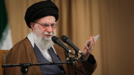 Имам Хаменеи: АҚШ елшілігін басып алу АҚШ үкіметінің шынайы болмысын көрсетті