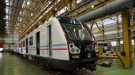 X пайдаланушылары: Санкциялар жойылды; Иран пойызы жүріп кетті