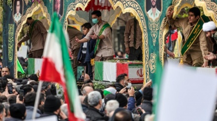 Тегерандықтар халық пен қауіпсіздікті қорғаушыларының 100 шәһидімен қоштасты