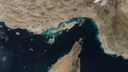 Financial Times газеті: АҚШ пен Израильдің Иранға шабуылына байланысты Ормуз бұғазынан кемелердің өтуі 97 пайызға төмендеді 